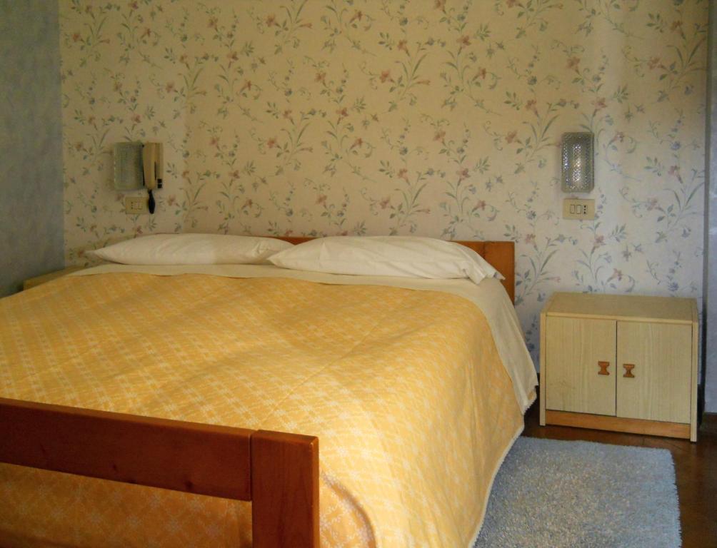 Hotel Del Pesce Luino Δωμάτιο φωτογραφία