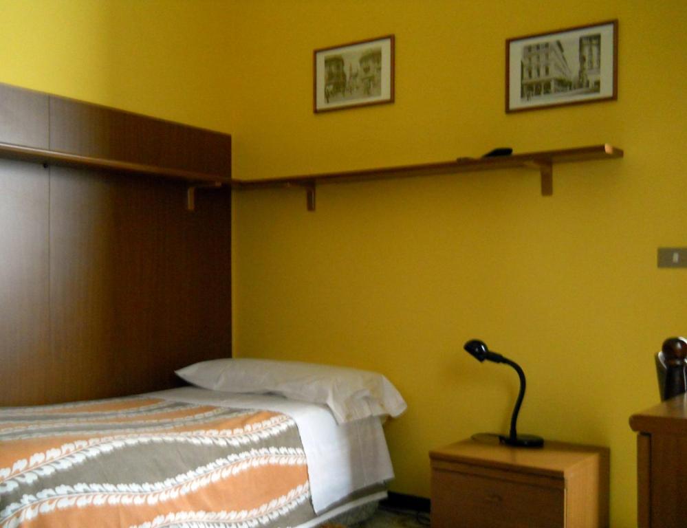 Hotel Del Pesce Luino Δωμάτιο φωτογραφία